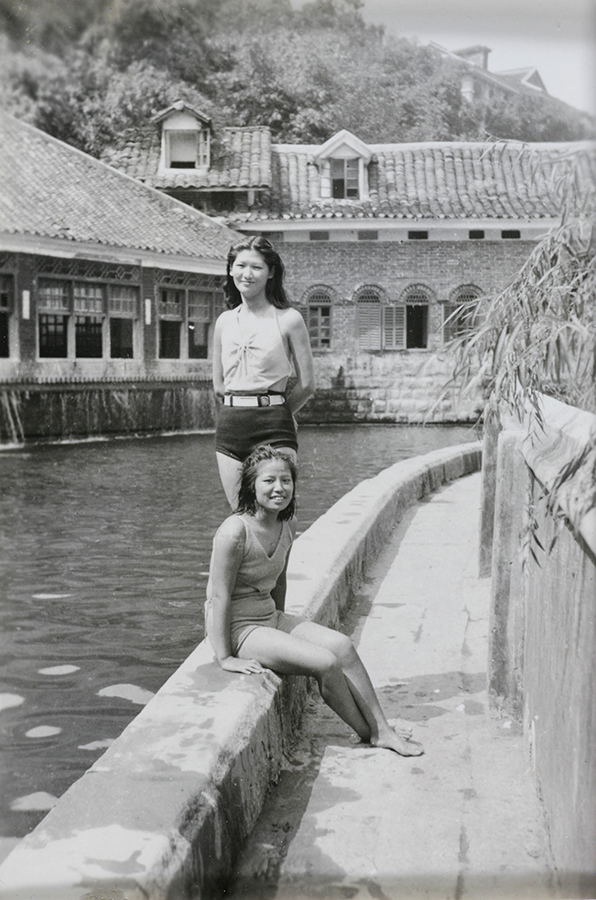 Fig. 4 Jiang Fangling and Zhang Yukun at the swimming pool. Source: Fu Bingchang Collection Fu02-063 © 2007 C. H. Foo and Y. W. Foo