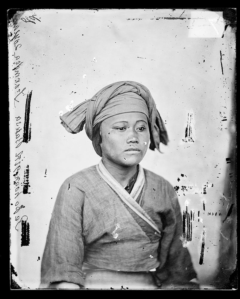 A portrait of Gochi. Thomson’s negative numbered 782. 'Pepohoan girl, Baksa, Formosa, 20 years old.' Credit: Wellcome Collection. CC BY.